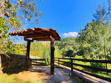 Cabaña en Mazamitla La Cofradía con vista al bosque ideal para inversión
