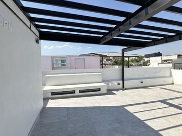 Hermosa casa en Punto Sur