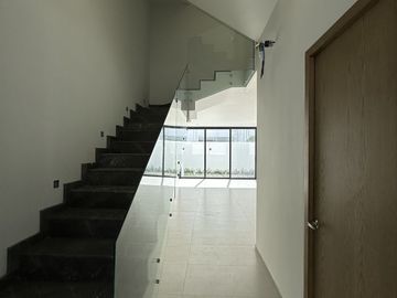 Hermosa casa en Punto Sur