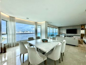 VENTA Apartamento en Castillogrande, Edificio Versailles