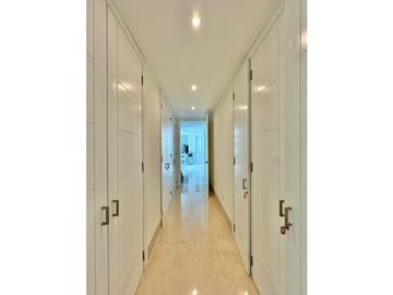VENTA Apartamento en Castillogrande, Edificio Versailles