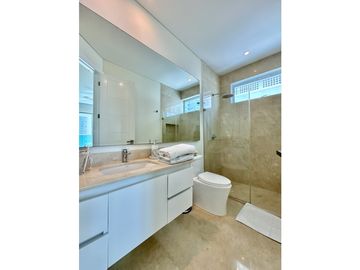 VENTA Apartamento en Castillogrande, Edificio Versailles