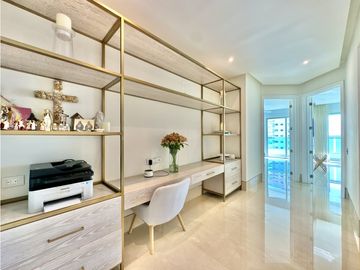 VENTA Apartamento en Castillogrande, Edificio Versailles