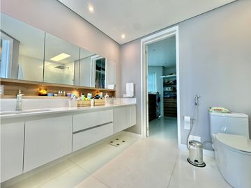 VENTA Apartamento en Castillogrande, Edificio Versailles