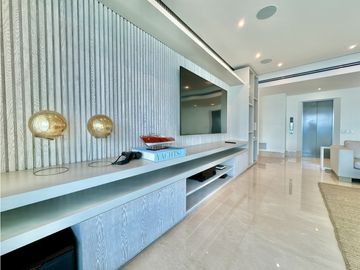 VENTA Apartamento en Castillogrande, Edificio Versailles