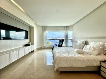 VENTA Apartamento en Castillogrande, Edificio Versailles