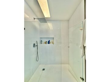 VENTA Apartamento en Castillogrande, Edificio Versailles