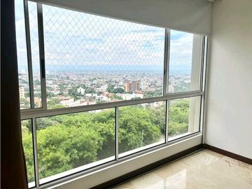 Vendo apartamento en el oeste  de cali barrio cristales 198 m²