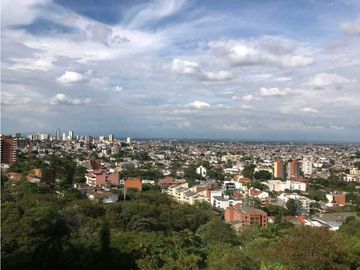 Vendo apartamento en el oeste  de cali barrio cristales 198 m²