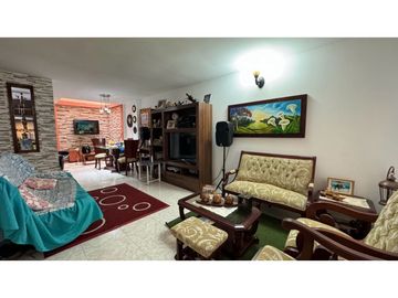 Casa de dos pisos en venta - permuta Barrio La Cosecha Palmira Valle