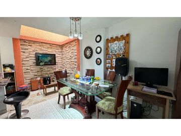 Casa de dos pisos en venta - permuta Barrio La Cosecha Palmira Valle