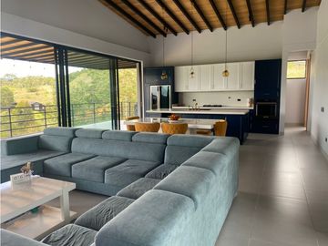 Casa de 310 m2 3 habit. unidad Monte sereno en el Retiro