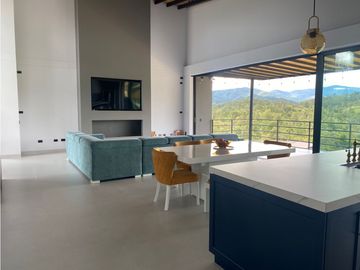 Casa de 310 m2 3 habit. unidad Monte sereno en el Retiro