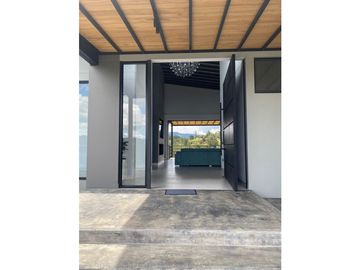 Casa de 310 m2 3 habit. unidad Monte sereno en el Retiro