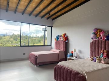Casa de 310 m2 3 habit. unidad Monte sereno en el Retiro