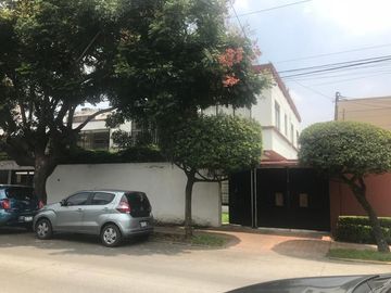 CASA EN VENTA EN INSURGENTES SAN BORJA