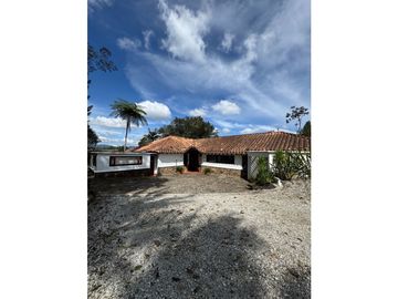 Vendo casa campestre colonial en parcelacion