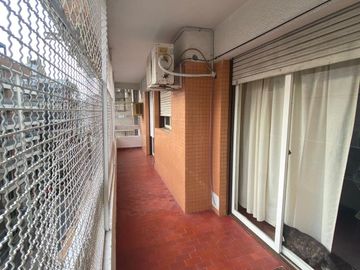 Venta Departamento 3 Dormitorios  Con Balcon Al Frente - Centro Rosario