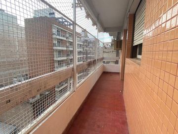 Venta Departamento 3 Dormitorios  Con Balcon Al Frente - Centro Rosario
