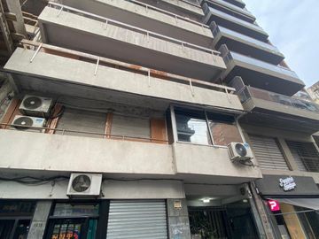 Venta Departamento 3 Dormitorios  Con Balcon Al Frente - Centro Rosario