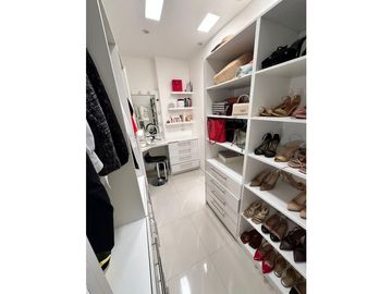 Casa en venta Urbanizacion Altos de Manta Beach.