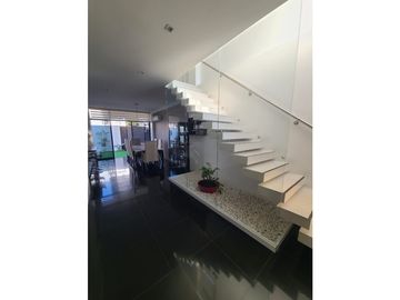 Casa en venta Urbanizacion Altos de Manta Beach.