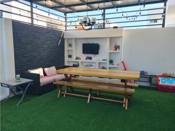 Casa en venta Urbanizacion Altos de Manta Beach.