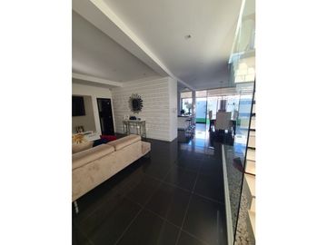 Casa en venta Urbanizacion Altos de Manta Beach.