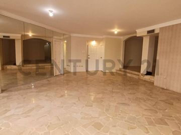 Venta Departamento en Condominio de Lomas de Urdesa