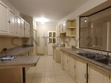 Venta Departamento en Condominio de Lomas de Urdesa