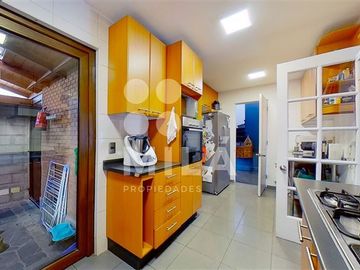 Casa en Venta en Condominio Portezuelo, agradables espacios exteriores, impecable!