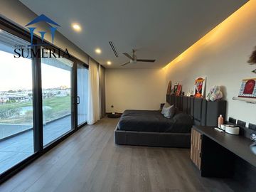 Exclusiva casa en Bosques de San Francisco con vista al campo de golf