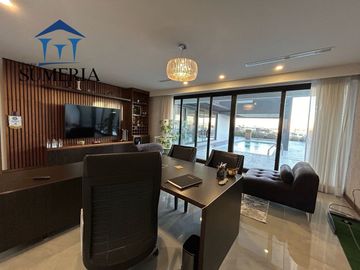 Exclusiva casa en Bosques de San Francisco con vista al campo de golf