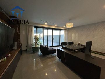 Exclusiva casa en Bosques de San Francisco con vista al campo de golf