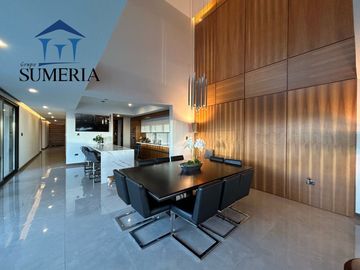 Exclusiva casa en Bosques de San Francisco con vista al campo de golf