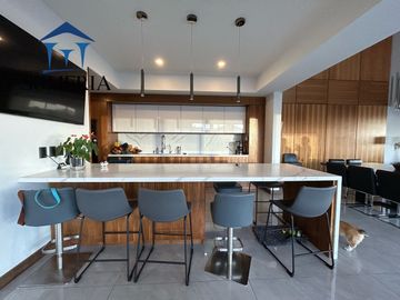 Exclusiva casa en Bosques de San Francisco con vista al campo de golf