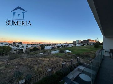 Exclusiva casa en Bosques de San Francisco con vista al campo de golf
