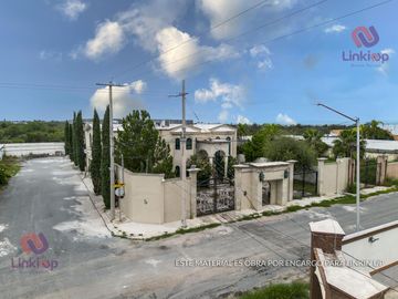 Casa con acabados de lujo alberca en Portal del Norte General Zuazua NL