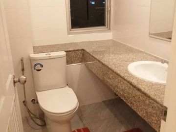 2 bedroom 2 bathroom for rent at Garden Bangkok Condo