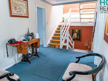 VENTA DE CASA - 4 DORMITORIOS - SECTOR PUERTAS DEL SOL