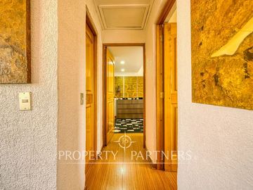 Hermosa y remodelada casa con excelente conectividad en sector privilegiado de Las Condes