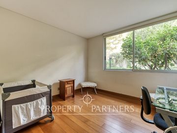 Amplio Duplex con jardín y excelente conectividad, San Carlos de Apoquindo.