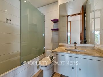 Amplio Duplex con jardín y excelente conectividad, San Carlos de Apoquindo.