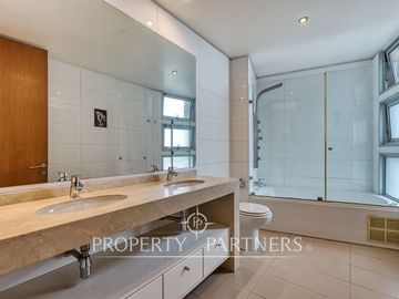 Amplio Duplex con jardín y excelente conectividad, San Carlos de Apoquindo.