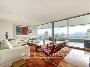 Amplio Duplex con jardín y excelente conectividad, San Carlos de Apoquindo.