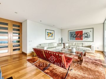 Amplio Duplex con jardín y excelente conectividad, San Carlos de Apoquindo.