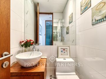 Amplio Duplex con jardín y excelente conectividad, San Carlos de Apoquindo.