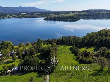 Espectacular terreno de 1 ha orilla de lago Panguipulli