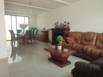 Venta Casa Fracc san jerónimo junto al nuevo HEB Corregidora