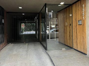 Monombiente Alquiler contra frente - Capital Federal cochera opcional